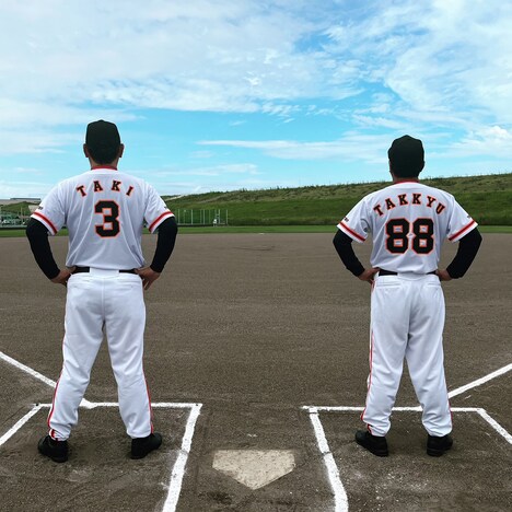 電気グルーヴ「HOMEBASE」ミュージックビデオより、メイキング写真。