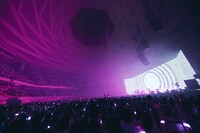 「Eve Live Tour 2022 廻人 日本武道館 追加公演」の様子。（Photo by Takeshi Yao）