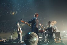 「Eve Live Tour 2022 廻人 日本武道館 追加公演」の様子。（Photo by Takeshi Yao）