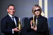 師井研代表とYOSHIKI。