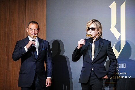 師井研代表とYOSHIKI。