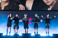 TOMORROW X TOGETHER（撮影：曽我美芽）