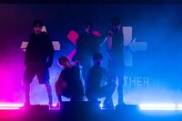 TOMORROW X TOGETHER（撮影：曽我美芽）