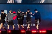 TOMORROW X TOGETHER（撮影：曽我美芽）