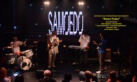 SAMOEDO「Dance Today」ライブ映像より。