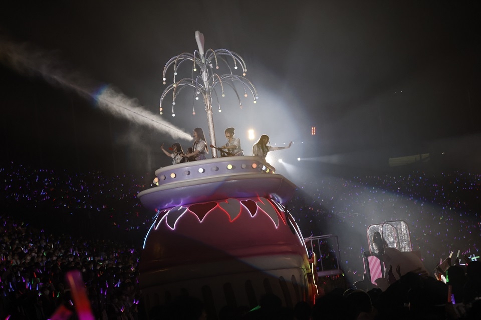 「乃木坂46 真夏の全国ツアー2022」明治神宮野球場公演の様子。