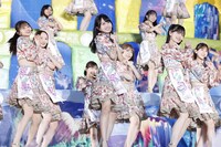 「乃木坂46 真夏の全国ツアー2022」明治神宮野球場公演の様子。