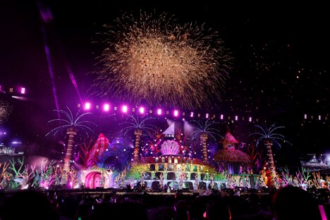 「乃木坂46 真夏の全国ツアー2022」明治神宮野球場公演の様子。