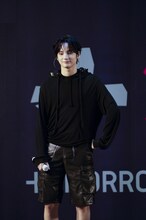 HUENINGKAI (P)&(C)BIGHIT MUSIC