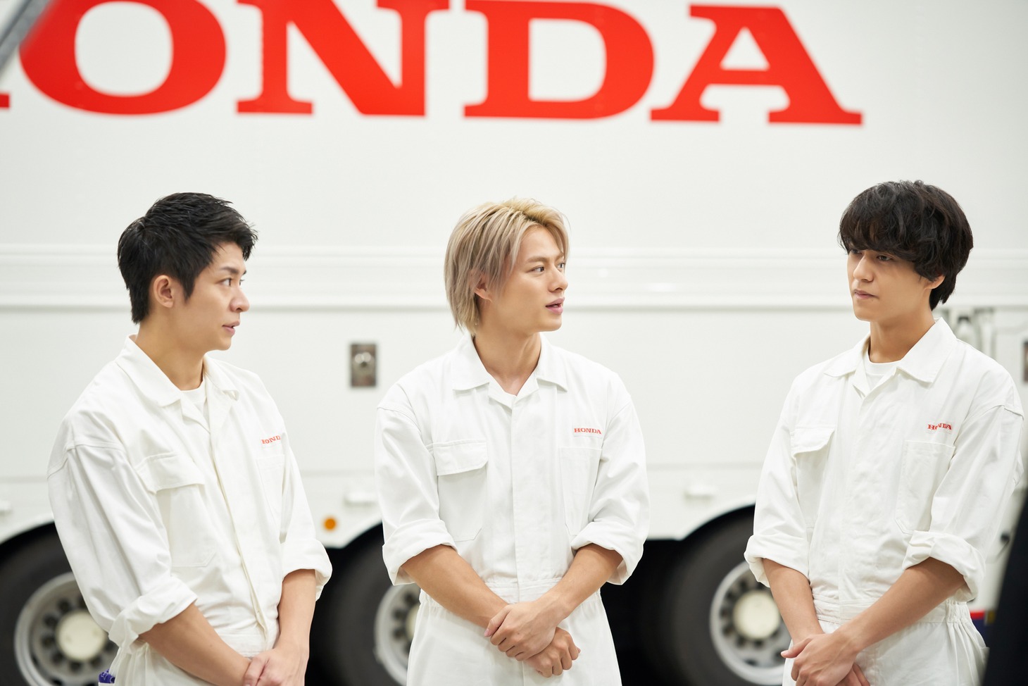 「King & Princeの3人がF1エンジンに大興奮！ホンダ・レーシングに潜入」編より。