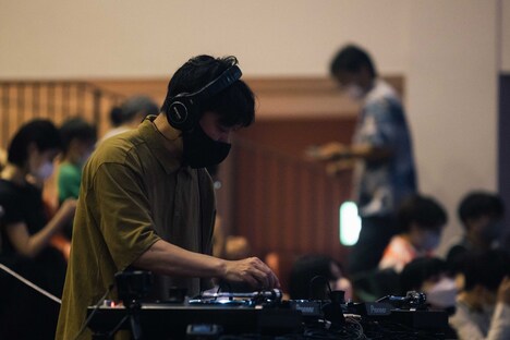 MOODMAN（撮影：廣田達也）