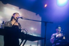 鶴岡龍とVIDEOTAPEMUSIC。（撮影：廣田達也）