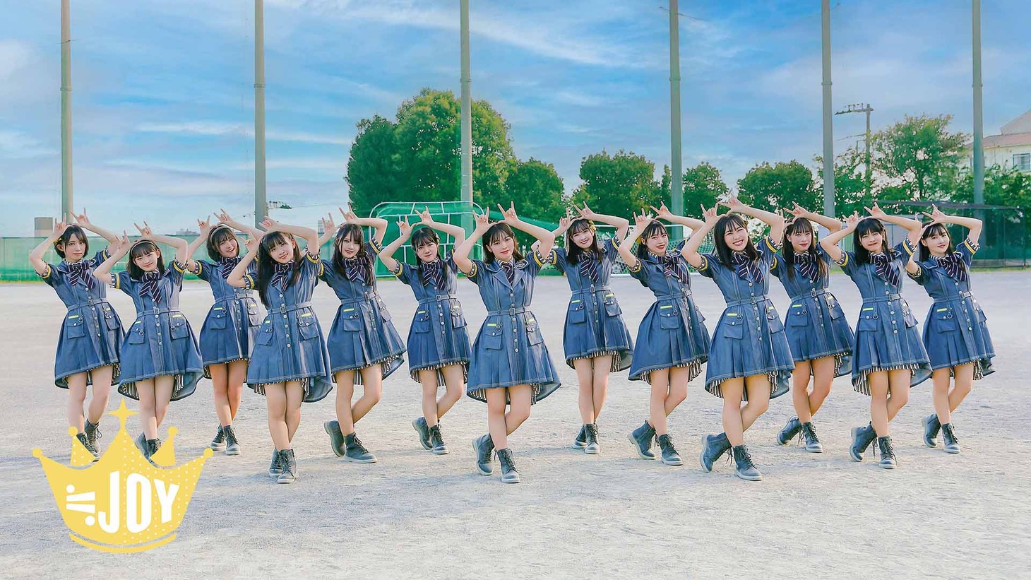 ≒JOY「笑って フラジール」ミュージックビデオのサムネイル。