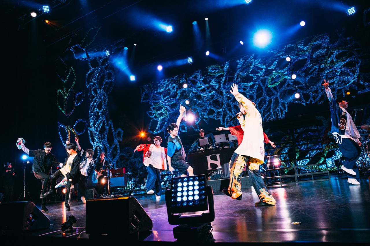 「SKY-HI HALL TOUR 2022 -超・八面六臂-」東京・東京国際フォーラム ホールA公演の様子。