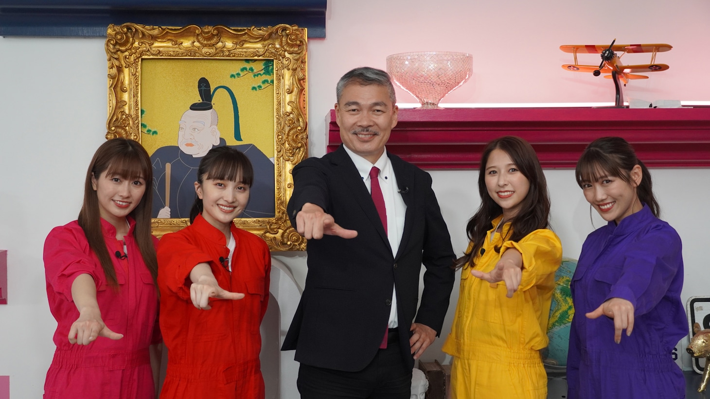 左から佐々木彩夏、百田夏菜子、藤井聡氏、玉井詩織、高城れに。