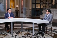 村上龍、秋元康。(c)テレビ東京