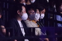 パン・シヒョクとRM。