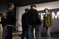 左からJUNGWON、HEESEUNG、JAKE、NI-KI。