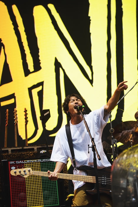 KENTA（Vo, B / WANIMA）（Photo by Takimoto”JON…” Yukihide）