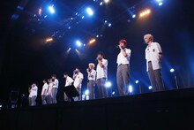 「OMEGA X 1st JAPAN TOUR 2022『Stand up!!』」の様子。