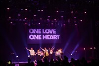 「ONE LOVE ONE HEART Oneman Live "Onomatope"」の様子。