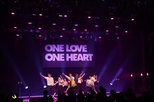 「ONE LOVE ONE HEART Oneman Live "Onomatope"」の様子。