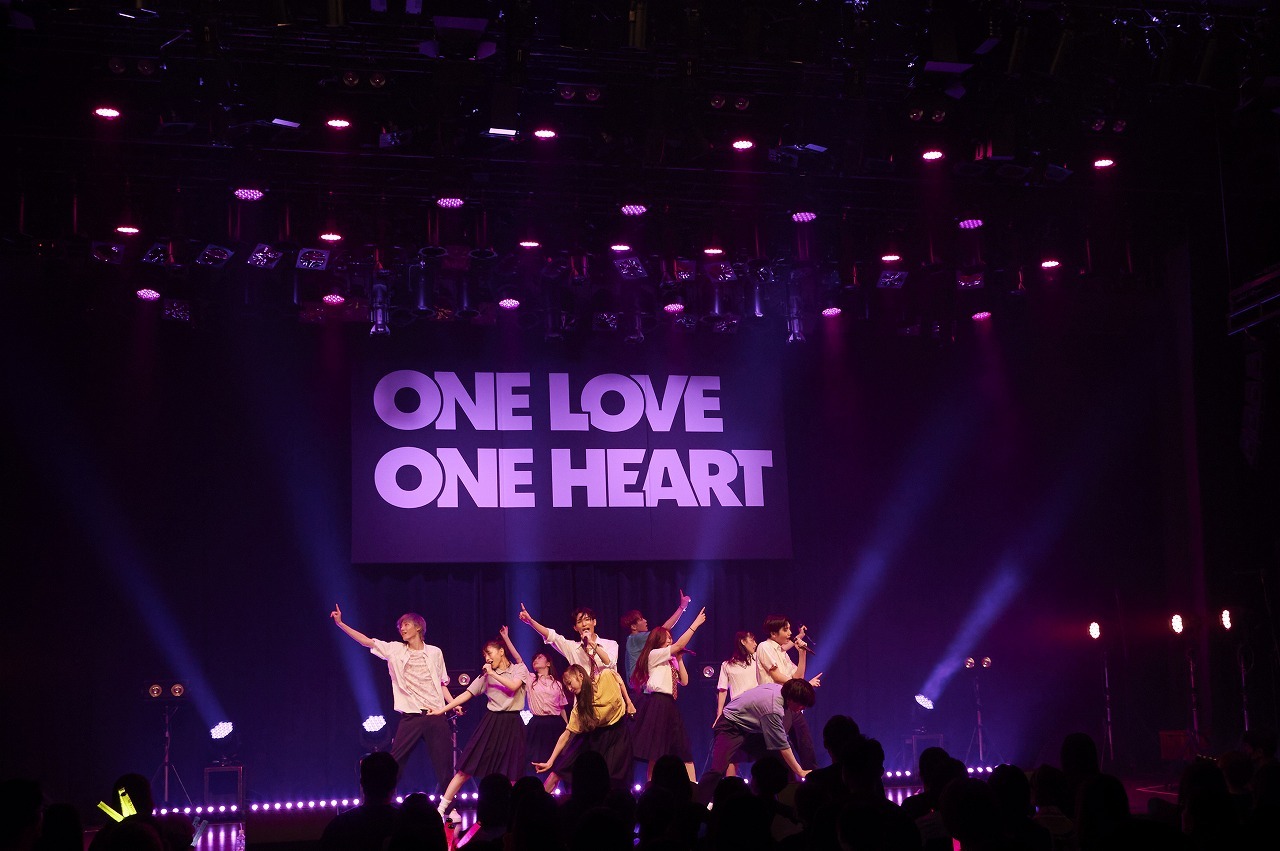 「ONE LOVE ONE HEART Oneman Live "Onomatope"」の様子。
