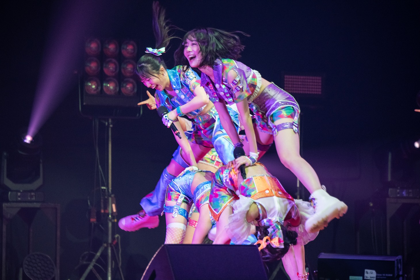 虹のコンキスタドールの鶴見萌（上）、神田ジュナ（下）、大和明桜（上）、山崎夏菜（下）。