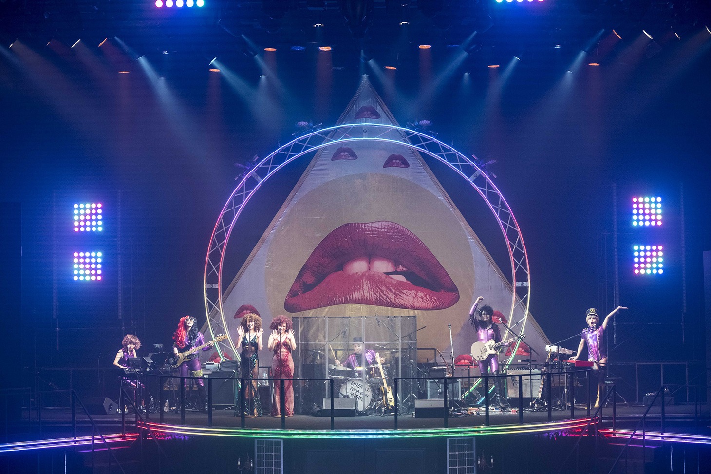 「The Rocky Horror Show」より。