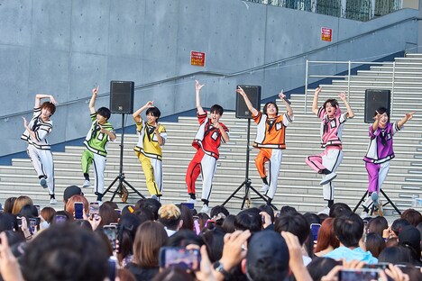 THE SUPER FRUIT（撮影：上溝恭香）