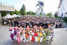 THE SUPER FRUIT（撮影：上溝恭香）