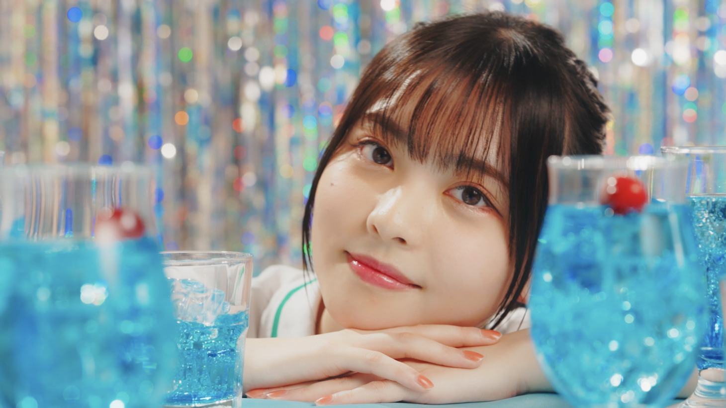 PiXMiX「ソーダトニック」のミュージックビデオより。
