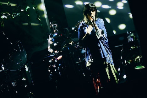 「八木海莉 First One-Man Live -20-」の様子。（撮影：山川哲矢）