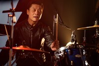 石鹸（Dr / グループ魂）（撮影：緒車寿一）