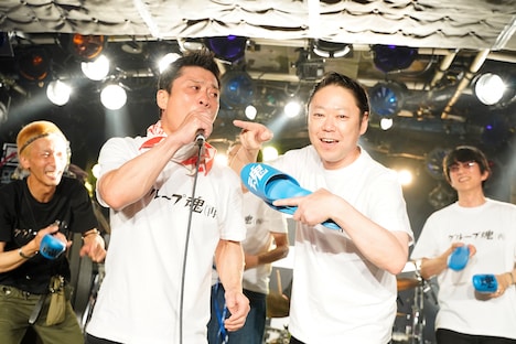 「三宅ロックフェスティバルvol.4」の様子。（撮影：緒車寿一）