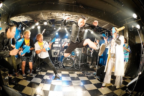 「三宅ロックフェスティバルvol.4」の様子。（撮影：緒車寿一）