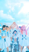 AKB48「久しぶりのリップグロス」ミュージックビデオより。 (c)AKB48/キングレコード
