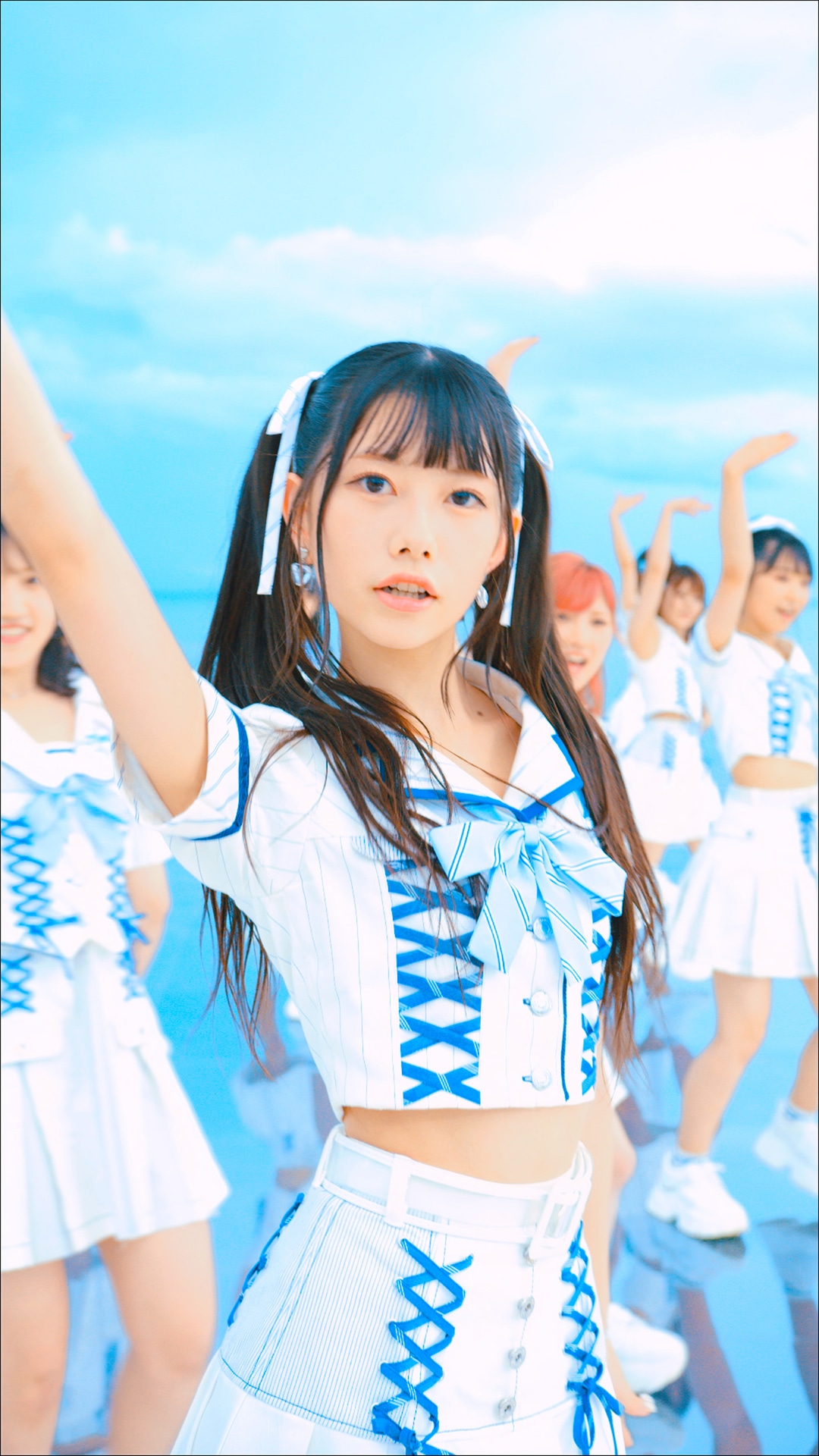 AKB48「久しぶりのリップグロス」ミュージックビデオより。 (c)AKB48/キングレコード