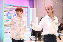 練習に励む豆原一成と大平祥生。 (c)フジテレビ