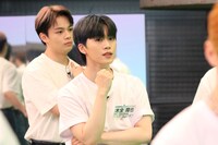 鶴房汐恩と木全翔也。 (c)フジテレビ