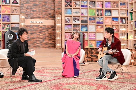 左から大泉洋、柴咲コウ、福山雅治。（写真提供：NHK）