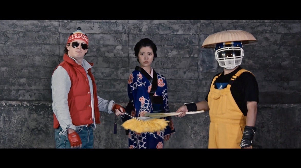 ザ・リーサルウェポンズ「サムライディスコ feat. 眉村ちあき」ミュージックビデオより。