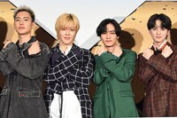 左から三山凌輝、中本悠太、川村壱馬、吉野北人。