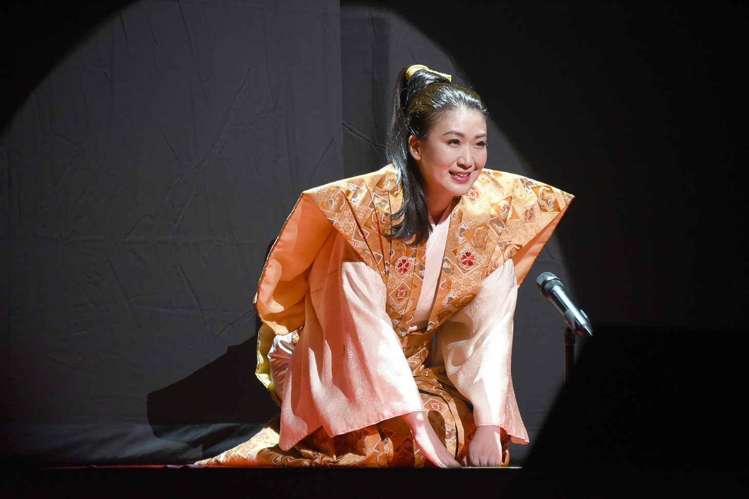 市川由紀乃