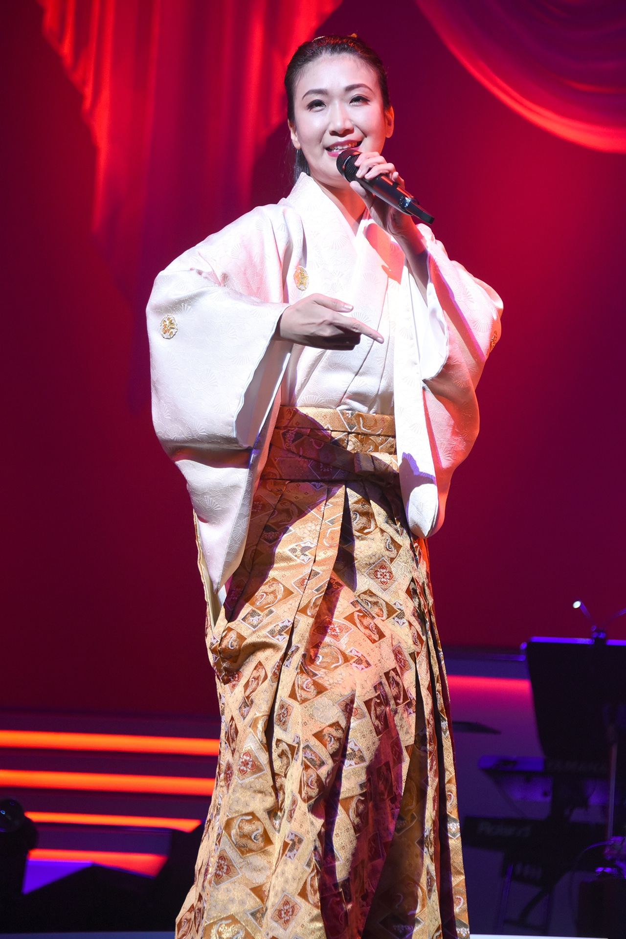 市川由紀乃