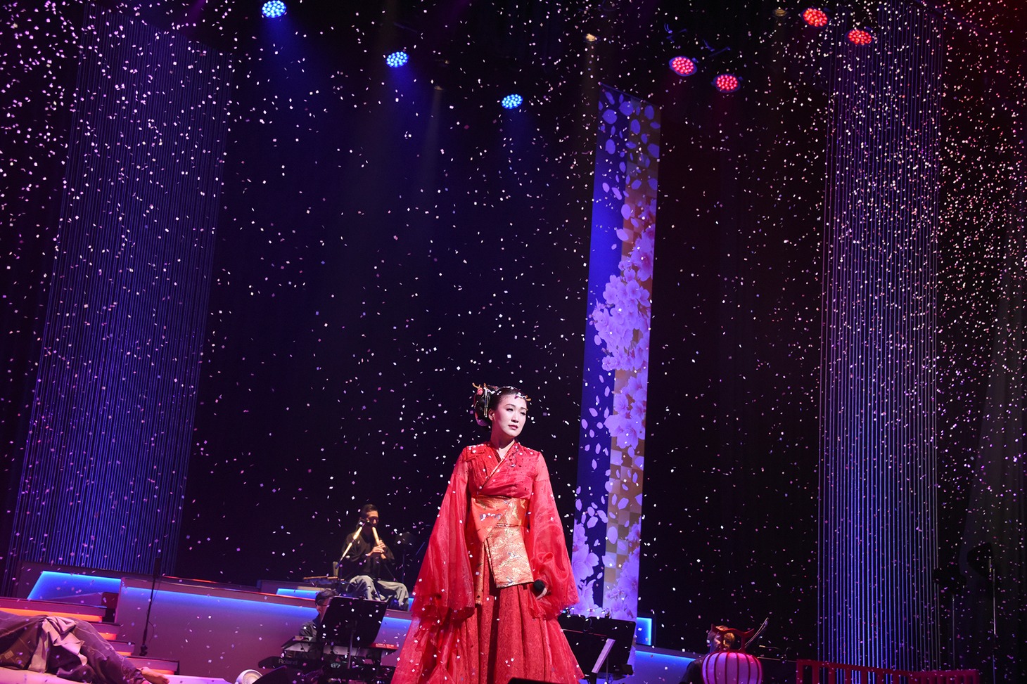市川由紀乃