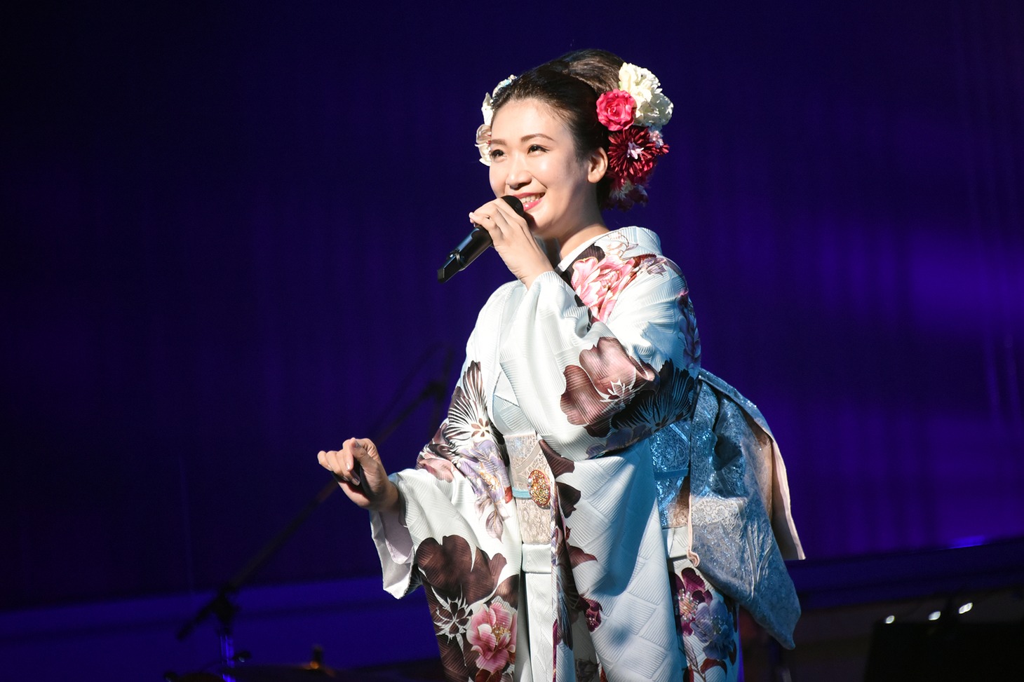市川由紀乃