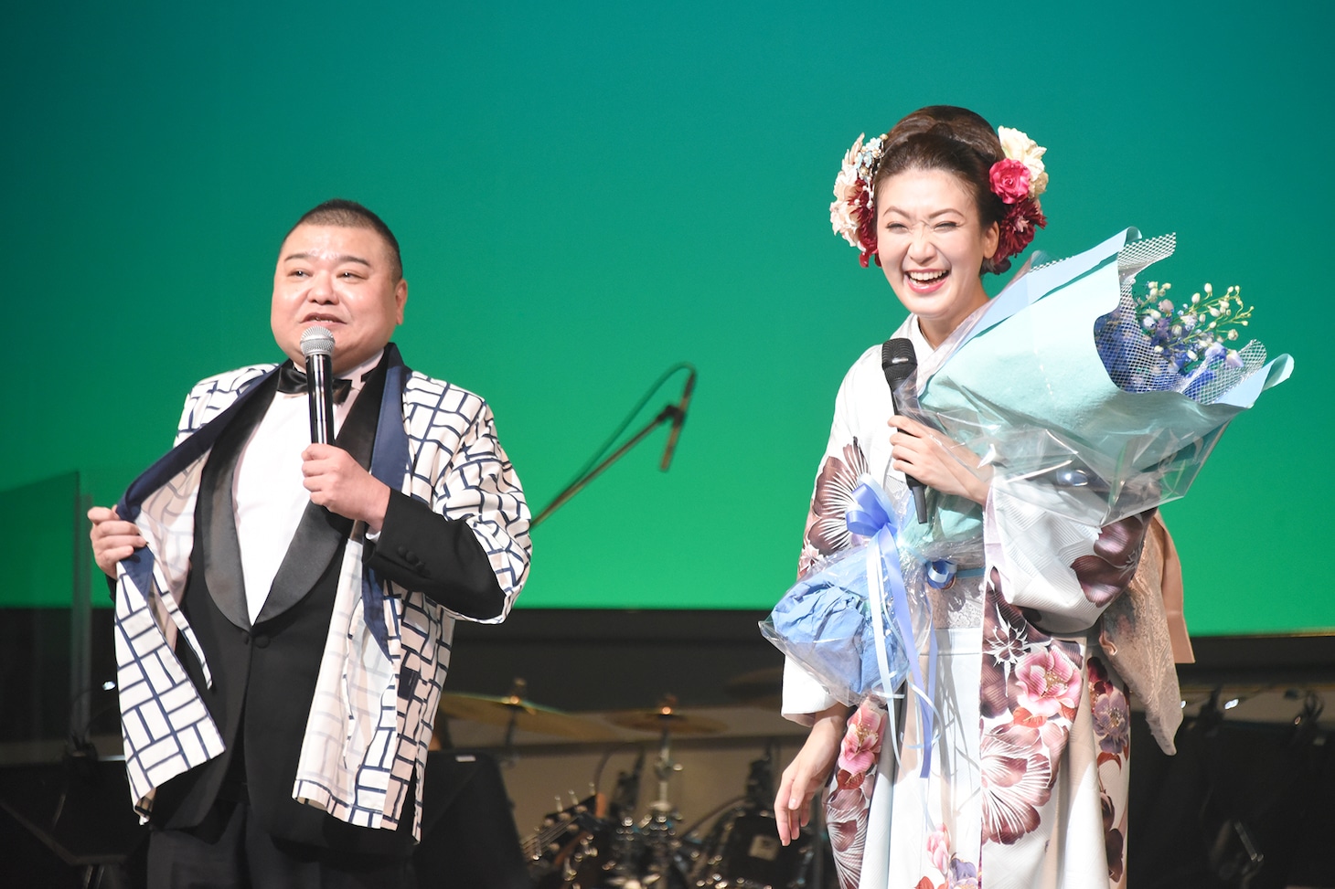 川畑泰史、市川由紀乃。