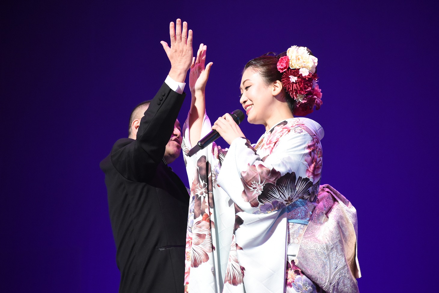 川畑泰史、市川由紀乃。
