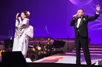 市川由紀乃、川畑泰史。